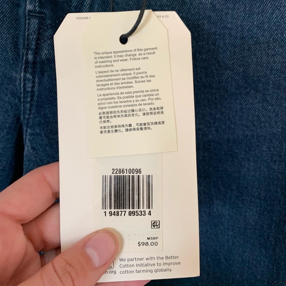 Levi’s wedgie fit premium high rise jean in black and blue wash - Picture 10 of 12